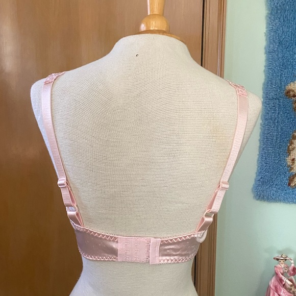 NWOT Breezies Lacy Pretty in Pink Underwire Bra - Picture 2 of 9